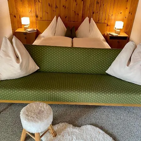 Apartment 4 *
