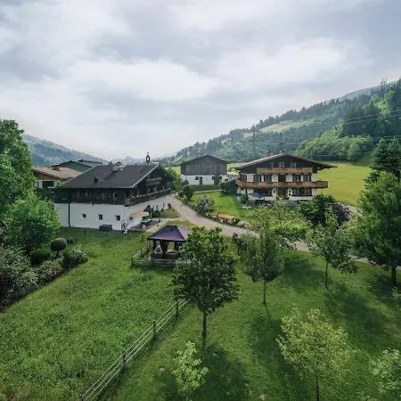 Apartment 4 *
